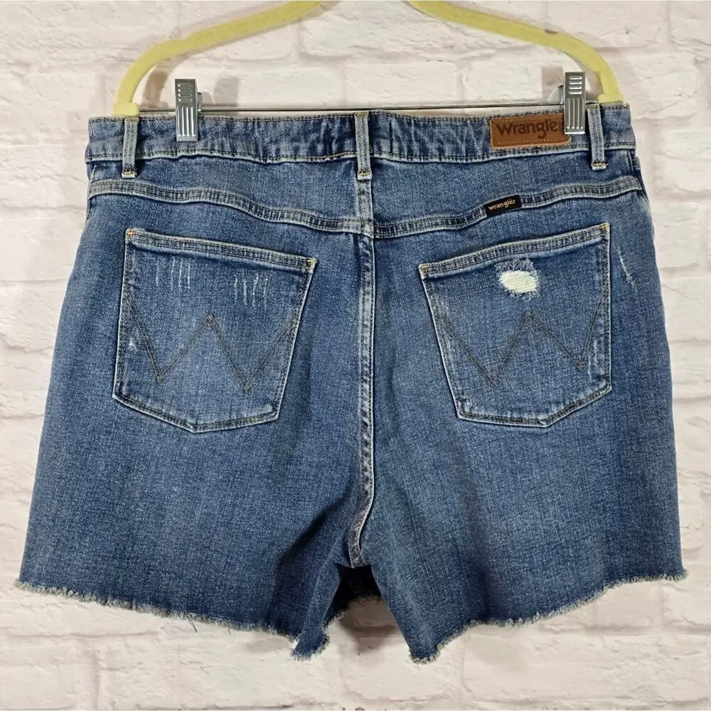 Y Wrangler Women's 4" Frayed Jean Shorts Destroyed Sky Light Blue NWT Size 14 32 - Picture 5 of 11